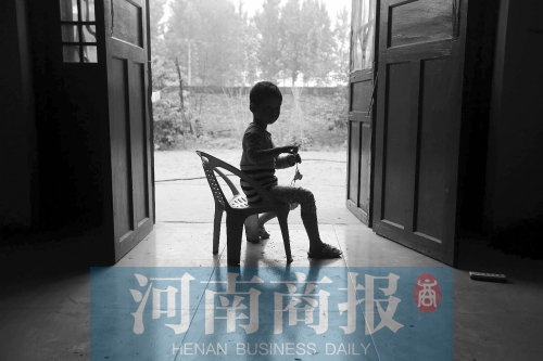 Ϸ5ꡰƤŮ ϳƤֲܿ_WWW.QIWEN8.NET