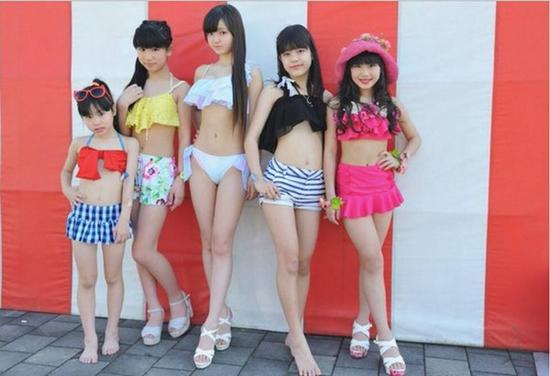 日小学生女团走红 日本女人早熟 00后女孩也发育的这么好