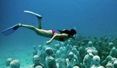 土耳其深海发现巨泡 专家怀疑是海底人的保护膜
