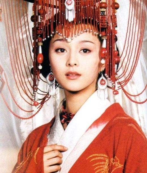 �������ݹ���6�������ӡ�������������ޣ�ͼ6�����Ǳ�ɫ����