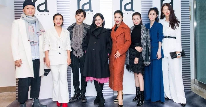 лȷװ㣬ѧǣӵȺܰű̳ɫװ