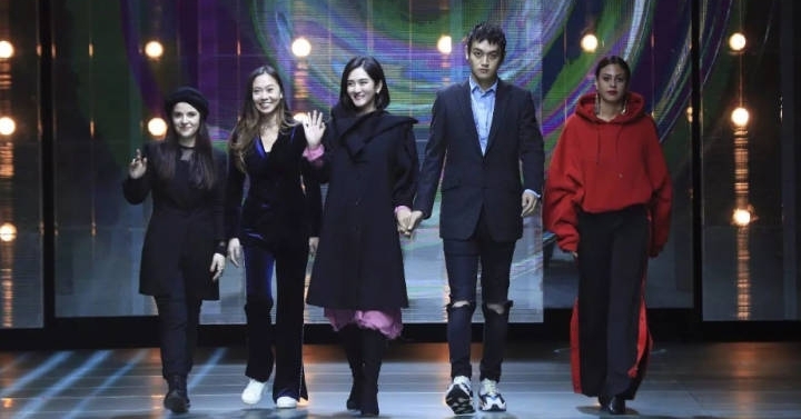 лȷװ㣬ѧǣӵȺܰű̳ɫװ