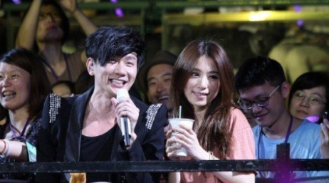 hebe林俊杰怎么还不在一起