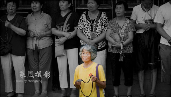 组图实拍活佛圆寂取舍利子的现场纪实 组图实拍活佛圆寂取舍利子的现场纪实