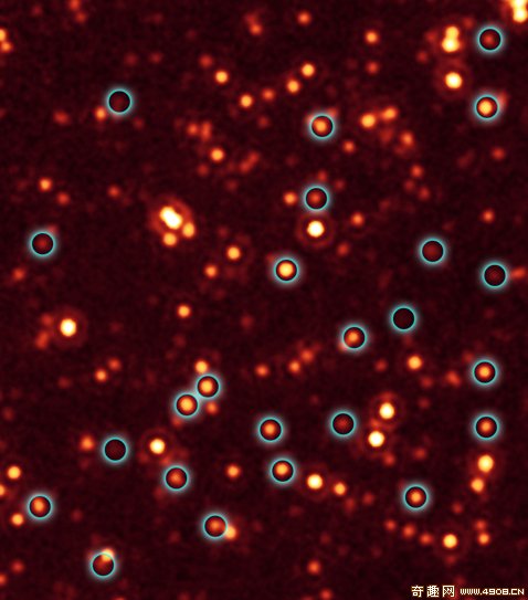 科学家发现数百个黑洞区域在太空中聚集着