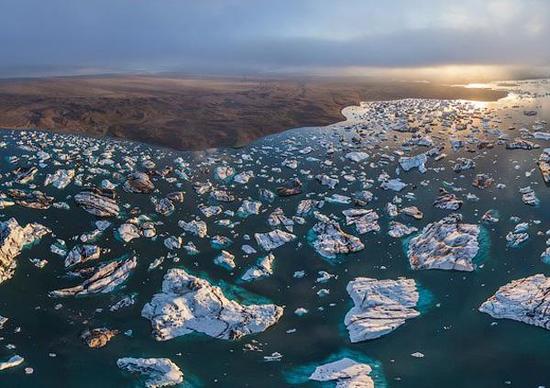 摄影爱好者脑洞大开 利用上帝之眼俯瞰风景