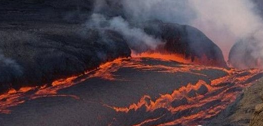 火山喷发的原因 火山喷发而形成的地球奇景