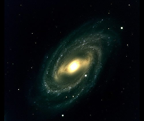 宇宙中的大草帽 发现奇特的“草帽星系”是一个螺旋星系