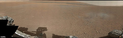 “好奇号”传回首张火星全景彩照 “好奇号”传回首张火星全景彩照