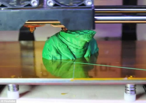 聪明的3D打印机 “尤达大师” 拥有令人吃惊的细节
