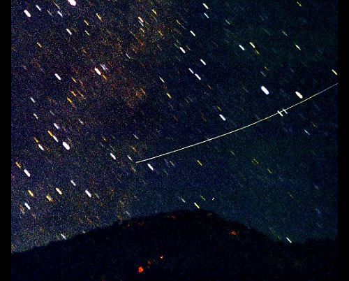1883年巨大的彗星险撞地球 有足够的力量来摧毁人类