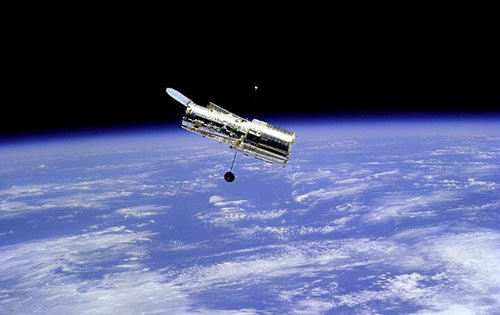 哈勃拍摄到“雪天使”星云 距离地球近2000光年