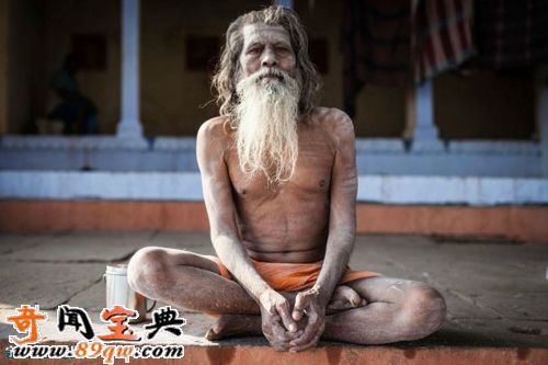 恐怖印度食人族部落:用头骨喝水以尸体为床 恐怖印度食人族部落:用头骨喝水以尸体为床