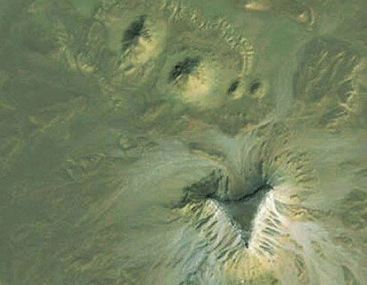 卫星照发现疑为未知金字塔 卫星照发现疑为未知金字塔