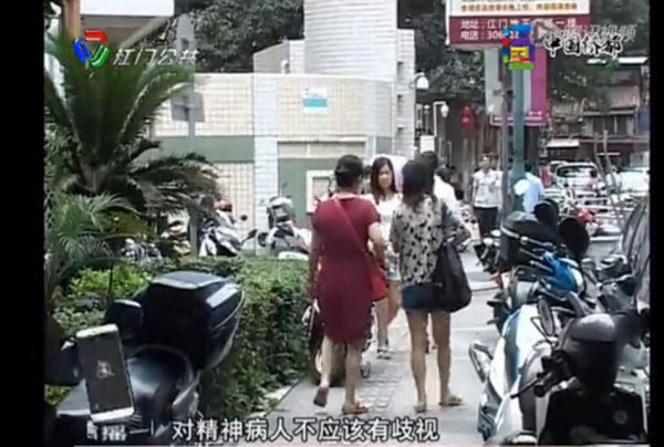 恶心!怪癖男爱吃大便 特别喜欢吃女厕所的