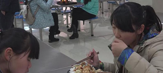 大学高校食堂的黑暗料理 能挺过来的都是英雄呀!