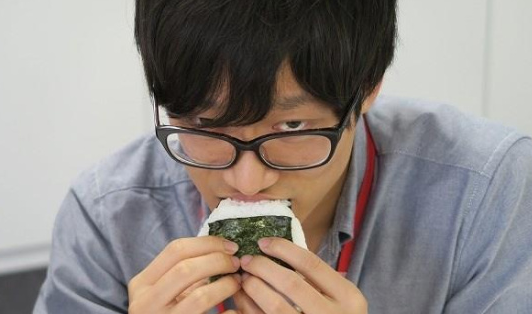 日本美女腋下饭团 男同事吃了之后竟大赞美味
