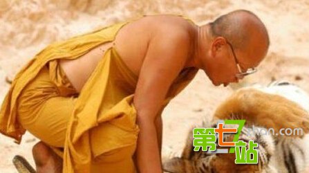 盘点人兽同居事件 猛男与千只蜈蚣同居