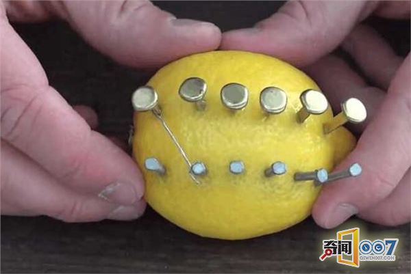 ϲ嶤𣬽