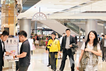 徐子淇公公李兆基长子神秘女友曝光 保镖护航(图)