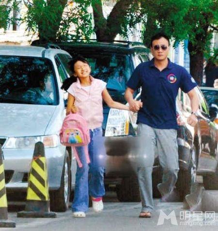 ����11��Ů����Ƭ�ع� ǣ�ֹ���·��������