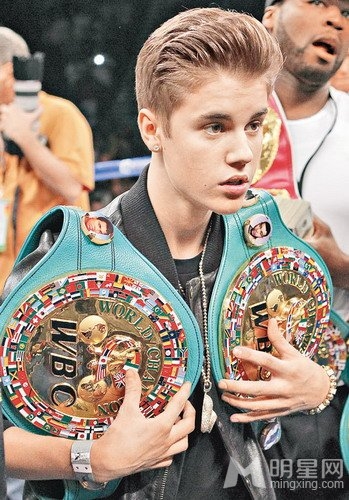 贾斯汀《Boyfriend》击倒蕾哈娜 女角自认已婚