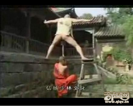 “男子用生殖器吊起一人”少林寺指其诈骗【图】 “男子用生殖器吊起一人”少林寺指其诈骗【图】