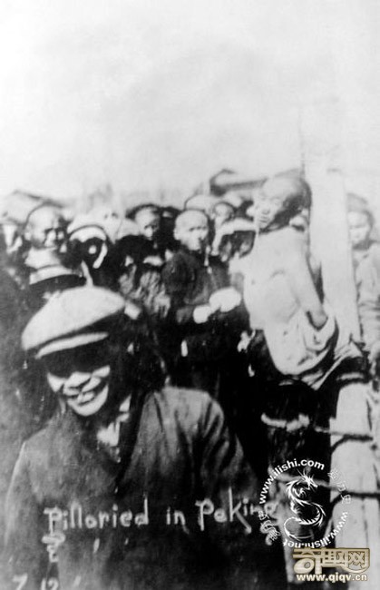 惊心一刻:清末男子凌迟后惨遭喂狗 惊心一刻:清末男子凌迟后惨遭喂狗