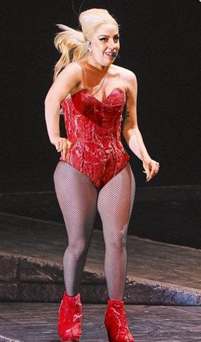 Lady GagaƱ14 ˫°ˮͰƻ
