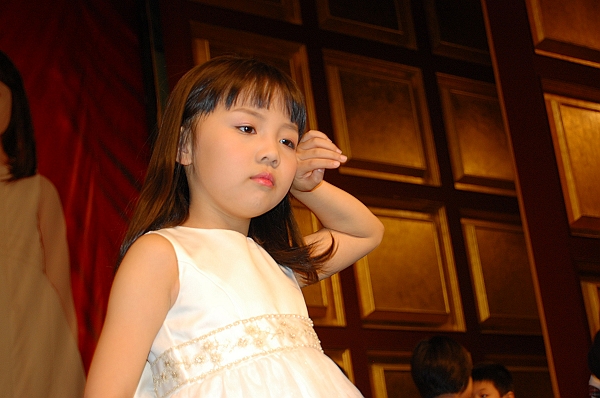 杨沛宜比林妙可漂亮照片 林妙可吸烟陪酒照 杨沛宜出车祸近照图片