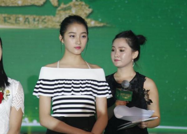 关晓彤曝代言微商是什么品牌_天价代言微商的背后是什么 关晓彤曝代言微商是什么品牌_天价代言微商的背后是什么