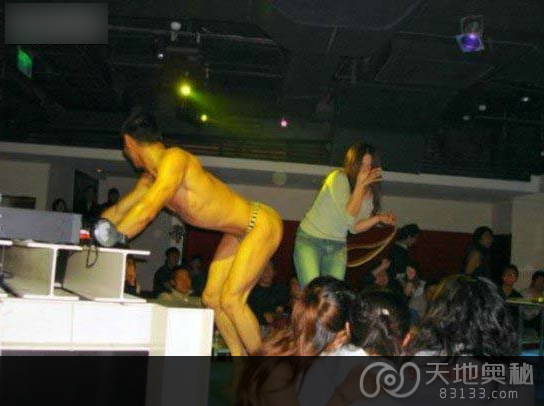 鸭仔被富婆包夜蹂躏:一晚9次弄出血 鸭仔被富婆包夜蹂躏:一晚9次弄出血