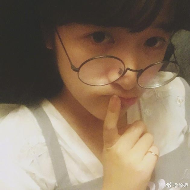 콿