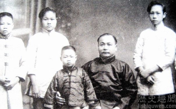 詹天佑与妻儿合影